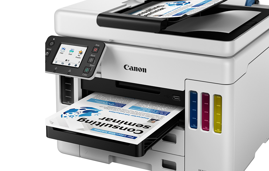 Impresora con hoja mostrando capacidad de papel para carga automática y manual
